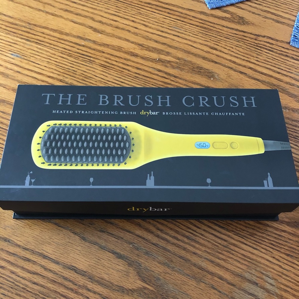 NWT- Drybar Brush Crush